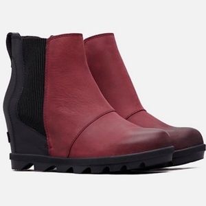 SOREL BURGUNDY BLACK LEATHER WEDGE HEELS ANKLE BOOTS CHELSEA RUBBER SOLE SIZE 7